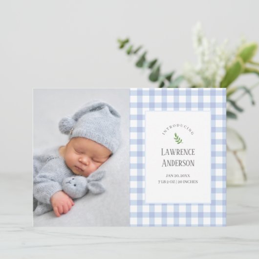 Classic Blue Gingham Baby Boy 2 Foto Geboorte Aankondiging (Staand voorkant)
