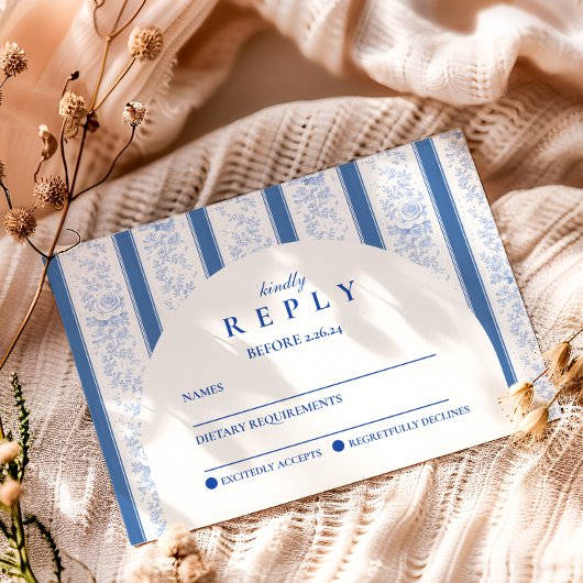 Classic Blue Toile Graduation Party RSVP Kaartje