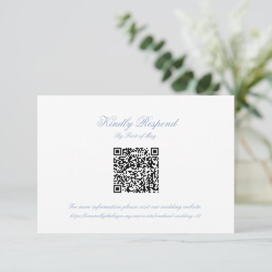 Classic Blue Wedding Monogram Crest QR RSVP Card Kaartje (Staand voorkant)