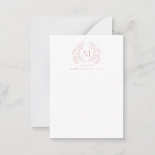 Classic Blush Roze Bloemen Crest Monogram Notitiekaartje (Voorkant)