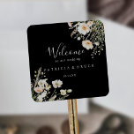 Classic Blush Wildflower Black Wedding Welkom Vierkante Sticker<br><div class="desc">Deze klassieke blush wilde bloem zwarte bruiloft welkom plein sticker is ideaal voor een rustieke bruiloft. Het ontwerp toont sierlijke en elegante waterverf handontworpen blozende,  roze,  veelkleurige wilde bloemen die netjes zijn gerangschikt in mooie boeketten. Deze labels zijn perfect voor hotelgast welkomsttassen en bestemming bruiloften.</div>