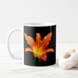 Classic ceramic mug with lily design koffiemok