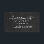 Classic Chalkboard Script, Engagement Party Ticket Informatiekaartje<br><div class="desc">Deze klassieke uitnodigingskaarten zijn perfect voor verlovingspartijen. Voeg eenvoudig uw aangepaste tekst toe met de sectie "Deze sjabloon aanpassen aan uw wensen" of klik op de link "Verdere wijzigingen aanpassen" om toegang te krijgen tot meer geavanceerde bewerkingsopties,  zoals lettertypestijl,  -grootte,  -kleuren en -achtergrondkleuren.</div>