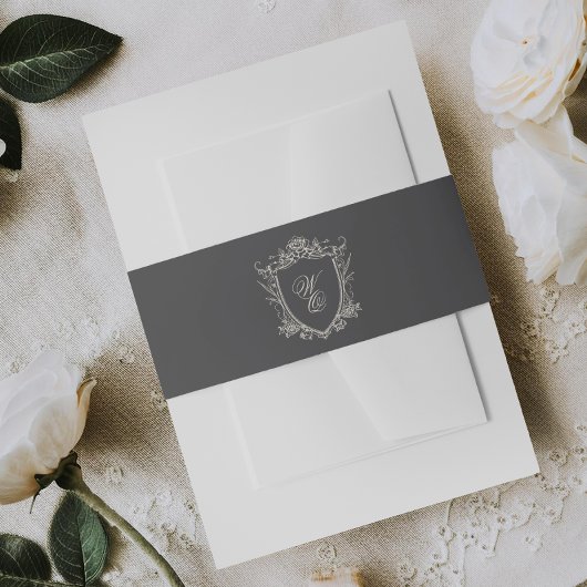 Classic Charcoal Monogram Floral Crest Wedding Uitnodigingen Wikkel