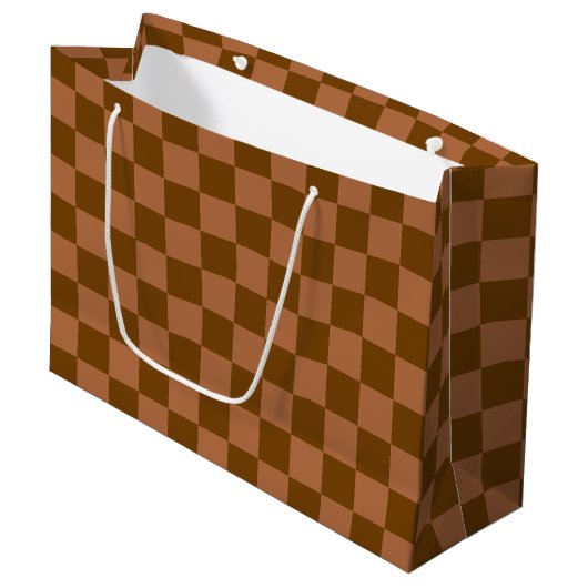 Classic Checkered Pattern: Brown and Tan Square Groot Cadeauzakje (Voorkant Gekanteld)