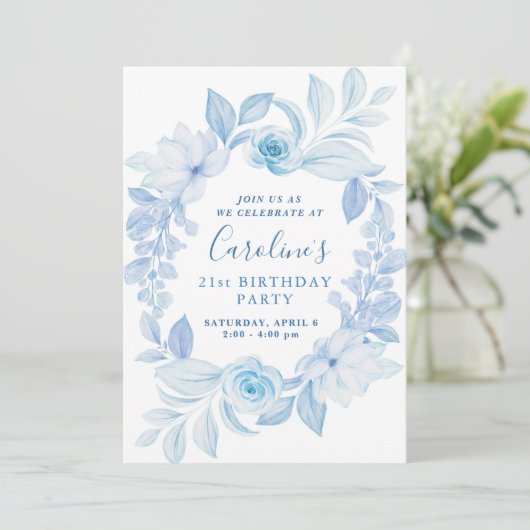 Classic Chic Blue Flower Verjaardag Uitnodiging (Staand voorkant)