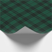 Classic Christmas Green and Black Plaid Cadeaupapier (Hoek)