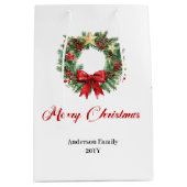 Classic Christmas wreath gift bag custom lettering Medium Cadeauzakje (Voorkant)