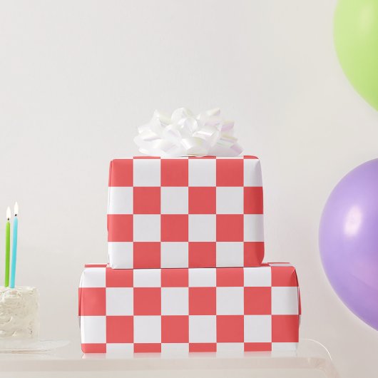 Classic coral red checkerboard cadeaupapier