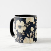 Classic Cream Flowers On Dark Navy Blue Background Mok (Voorkant links)