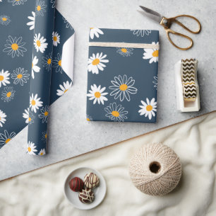 Classic Daisies Flowers Navy Yellow White Cadeaupapier