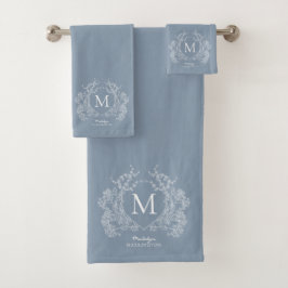 Classic Dusty Blue Floral Crest Monogram Bad Handdoek