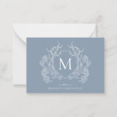  Classic Dusty Blue Floral Crest Monogram Notitiekaartje (Voorkant)