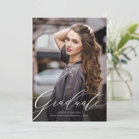 Classic Elegance Script Afstuderen aankondiging (Staand voorkant)