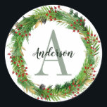 Classic Elegant Christmas Wreath Monogram Initiaal Ronde Sticker<br><div class="desc">Het ontwerp is voorzien van een handgetekende kerstkrans,  je monogram initiaal en naam.</div>