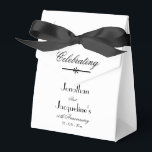 Classic Elegant Klein Wit Huwelijk Jubileum Bedankdoosjes<br><div class="desc">Classic Elegante Kleine Witte Trouwen Jubileum gunst Boxen. Classic elegante gepersonaliseerde bruiloft Jubileum gunst dozen met bruid en bruidegom namen en huwelijksdatum en elke Jubileum datum die u nodig hebt kan worden ingevoerd. Klik op deze sjabloon personaliseren om de Wedding Jubileum Favoriete Boxes snel en gemakkelijk aan te passen met...</div>