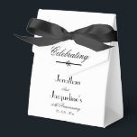 Classic Elegant Klein Wit Huwelijk Jubileum Bedankdoosjes<br><div class="desc">Classic Elegante Kleine Witte Trouwen Jubileum gunst Boxen. Classic elegante gepersonaliseerde bruiloft Jubileum gunst dozen met bruid en bruidegom namen en huwelijksdatum en elke Jubileum datum die u nodig hebt kan worden ingevoerd. Klik op deze sjabloon personaliseren om de Wedding Jubileum Favoriete Boxes snel en gemakkelijk aan te passen met...</div>