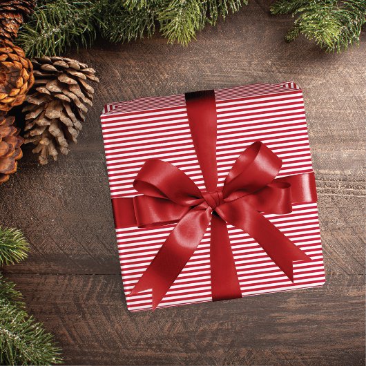 Classic Elegant Red White Stripe Christmas Cadeaupapier