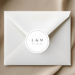Classic Elegant Typography Wedding Monogram Ronde Sticker<br><div class="desc">Eigen trouwstickers met een klassiek en elegant huwelijksmonogram.</div>
