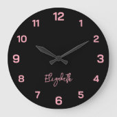 Classic en Elegant Zwart en Baby Roze Naam Grote Klok (Voorkant)