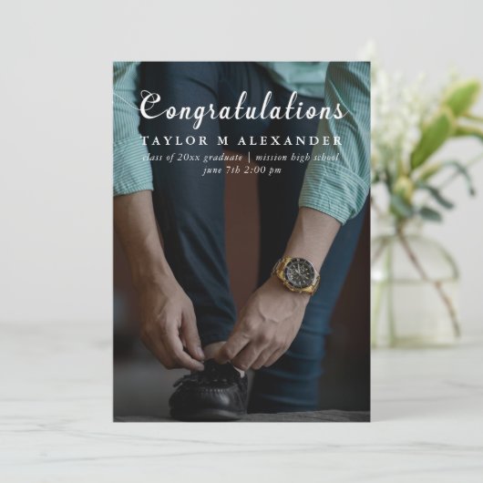 Classic Felicitaties Script Foto Afstuderen Aankondiging (Staand voorkant)
