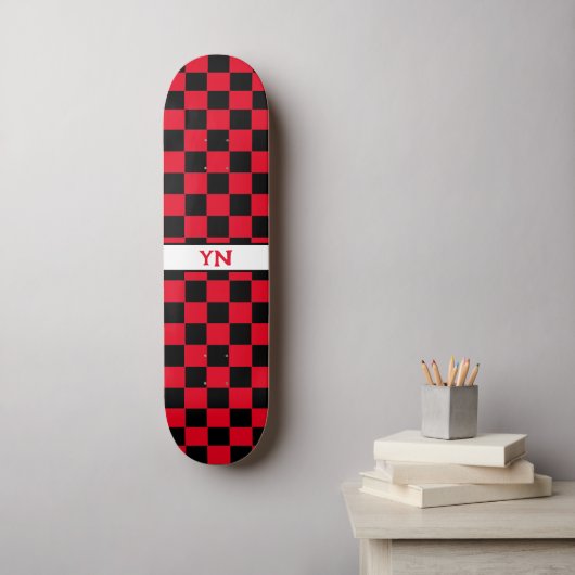 Classic Geruite Zwart en Rood Naam Initialen Persoonlijk Skateboard (Muurkunst)