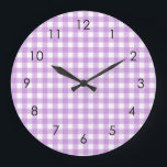 Classic Gingham Pset Lila pastel esthetisch Grote Klok<br><div class="desc">Moderne zomertrend picknick deken gingham plaid tartan patroon. Pasteltonen esthetisch. Cute gingham-ontwerp voor modern home decor interior design. Kleurrijk boho perst een gingham patroon. Pastel gingham home decor en geschenken. Pastel lavender paars violet gingham model design home decor.</div>