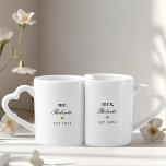 Classic Gold Heart Mr. en Mrs. Pas getrouwd Gift Loversmokken<br><div class="desc">Op maat ontworpen Mr en Mrs koffie mok set voor de pasgetrouwden met klassieke moderne typografie met gouden hart design.</div>