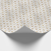 Classic Gold Snowflake on Snow Christmas Holiday Cadeaupapier (Hoek)