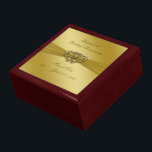 Classic Golden 50th Wedding Jubileum Gift Box Cadeaudoosje<br><div class="desc">Een Digitalbcon-Afbeeldingen Design met een satijn zacht gouden kleur en design thema met een verscheidenheid aan aangepaste afbeeldingen, vormen, patronen, stijlen en lettertypen in deze 'Classic Golden 50th Wedding Jubileum' Gift Box. Dit zachte en glanzende gouden ontwerp is compleet met aanpasbare tekstletters die passen bij uw eigen speciale gelegenheid. Keer...</div>