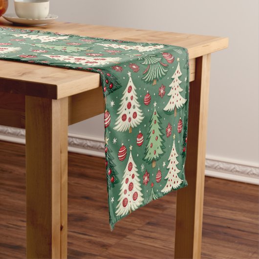Classic Green Christmas Tree Pattern Holiday Korte Tafelloper (Voorbeeld)