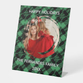 Classic Holiday Green Checkered Pattern Photo Reclamebord Met Voetstuk (Voorkant)