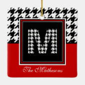 Classic Houndstooth Pattern Monogram Rood en zwart Keramisch Ornament (Achterkant)