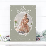 Classic Lijst Neutral Green Seaon's Greeting Photo Feestdagenkaart<br><div class="desc">Deze neutrale kleur vlakke kerst | De vakantiepas is voorzien van een eenvoudig  lijst met een foto. Voor meer geavanceerde aanpassing van dit ontwerp,  klikt u op de BLUE DESIGN TOOL BUTTON hierboven!</div>