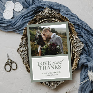 Classic Luxe   Elegante Sage Green trouwfoto Bedankkaart