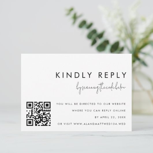 Classic Minimalist Zwart Wit QR Code Reply Kaart (Staand voorkant)