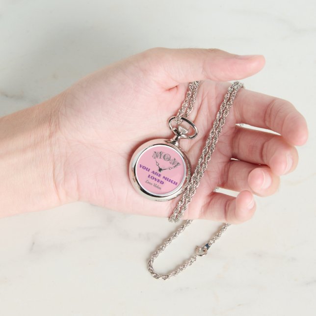 Classic Mom Gift Script Chic Roze Ketting Horloge (Hand)