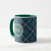 Classic Monogram Gold Wreath Green Tartan Plaid Mok (Voorkant links)