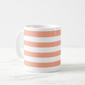Classic Peach Roze en Wit Horizontaal Gestreept Koffiemok (Voorkant links)