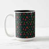Classic Red Ornaments Christmas Coffee Mug (15 oz) Tweekleurige Koffiemok (Links)