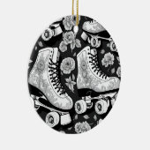 Classic roller schaatsen, rozen, zwart en wit keramisch ornament (Rechts)