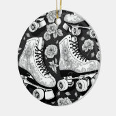 Classic roller schaatsen, rozen, zwart en wit keramisch ornament (Links)