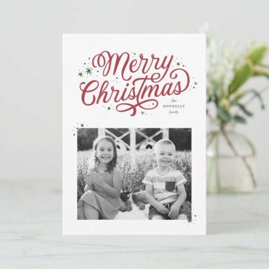 Classic Script Vrolijk Kerstfeest Rood en Groen Feestdagenkaart (Staand voorkant)