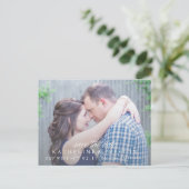 Classic Stripes Bewaar de Date Post Kaart in blauw (Staand voorkant)