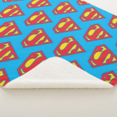 Classic Supergirl Logo met blauwe omtrek Sherpa Deken (3/4)