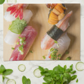 Classic Sushi Assortment on Wood Theedoek (Gevouwen)