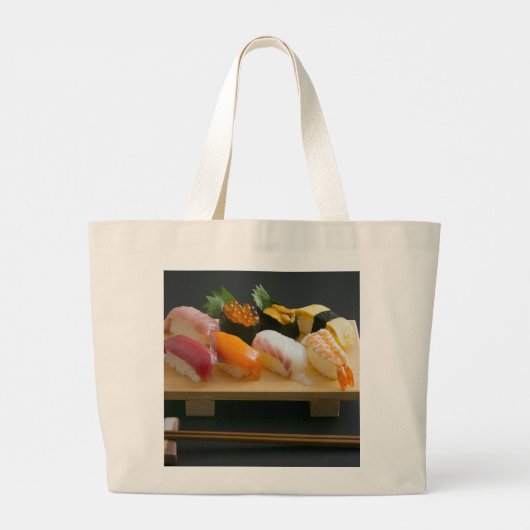 Classic Sushi Platter on Wooden Board Tote Grote Tote Bag (Achterkant)