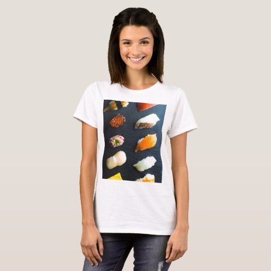 Classic Sushi Set – 10 classic pieces on a stone p T-shirt (Voorkant volledig)
