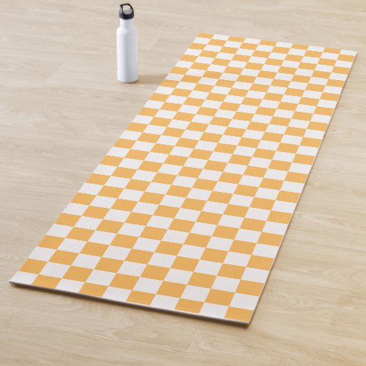 Classic visual peach checkerboard  yogamat (In situ)