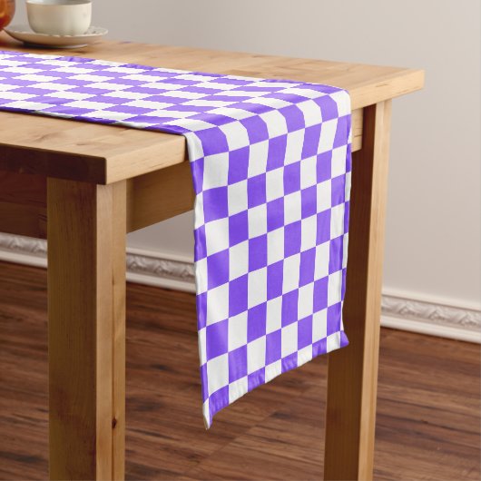 Classic visual purple checkerboard  korte tafelloper (Voorbeeld)